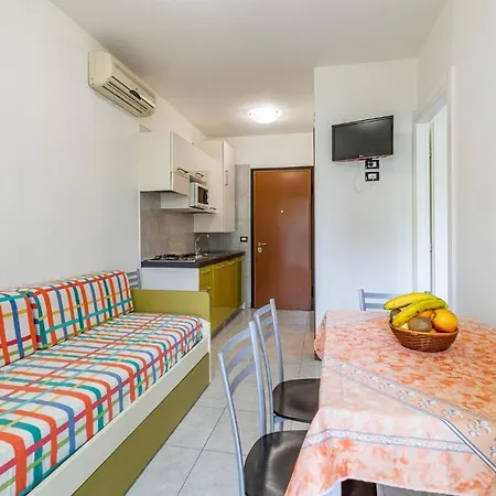 1 Bedroom Nice In Apartamento
